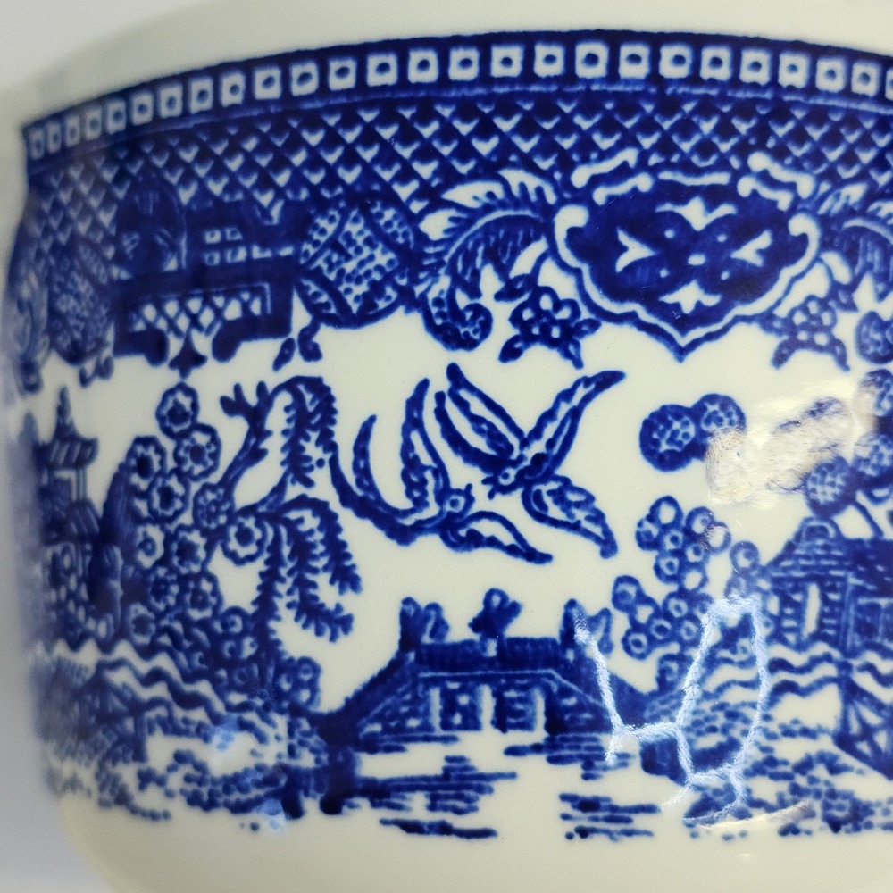 Vintage Blue Willow Creamer and Lidded Sugar Bowl Set Blue White Transferware - Picture 3 of 3
